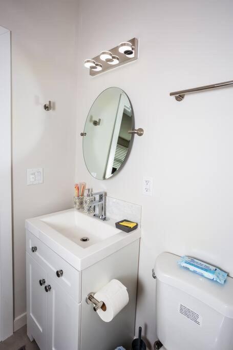 Comfy Studio With Cali King Size Mattress San Diego Bagian luar foto