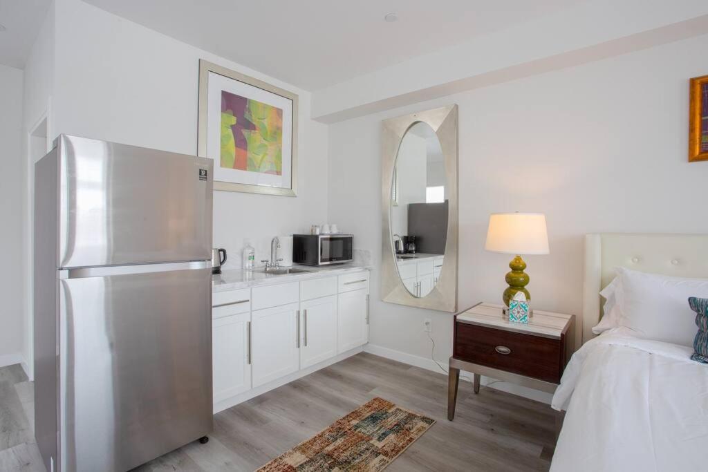 Comfy Studio With Cali King Size Mattress San Diego Bagian luar foto